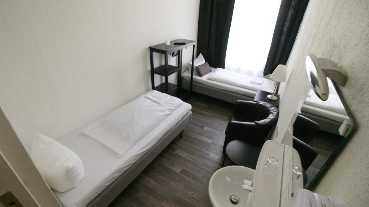 Hotel Bee Fang Hamburg-Harburg Exteriör bild
