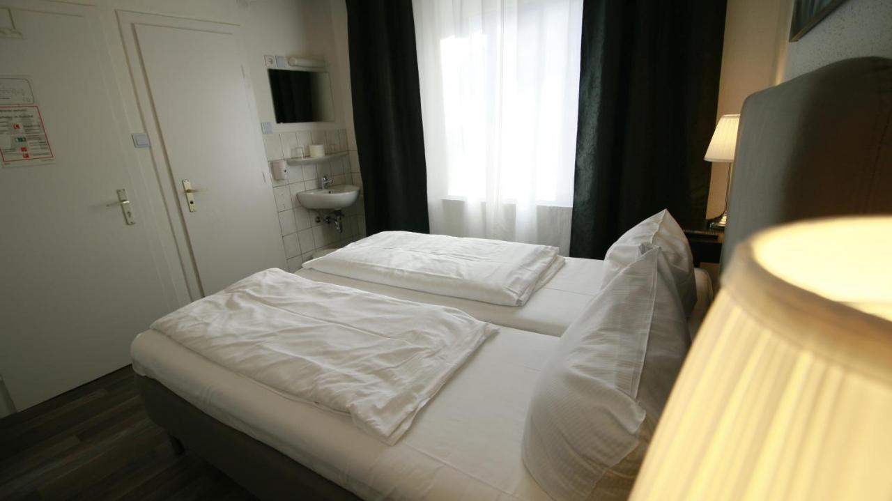 Hotel Bee Fang Hamburg-Harburg Exteriör bild