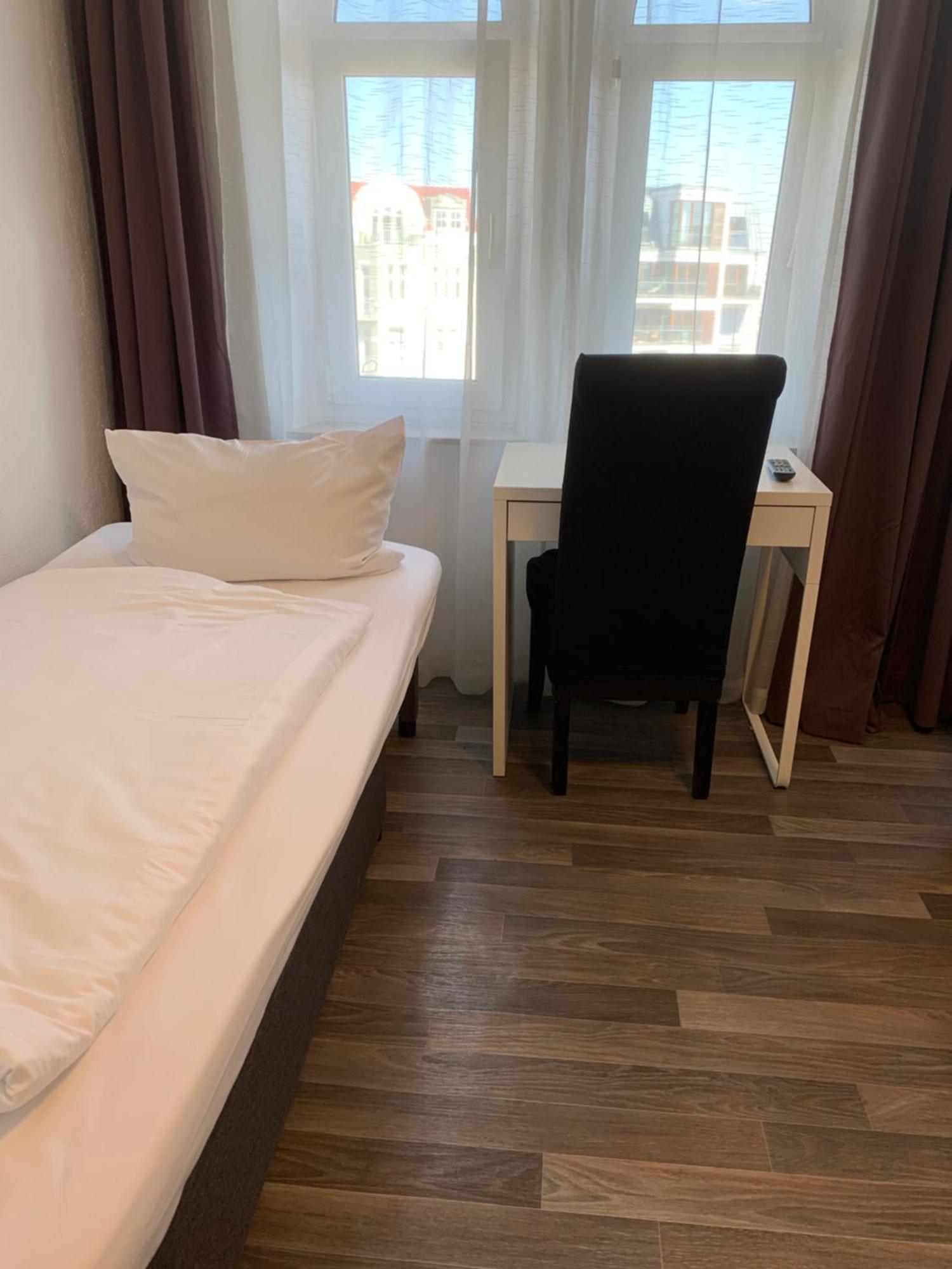 Hotel Bee Fang Hamburg-Harburg Exteriör bild