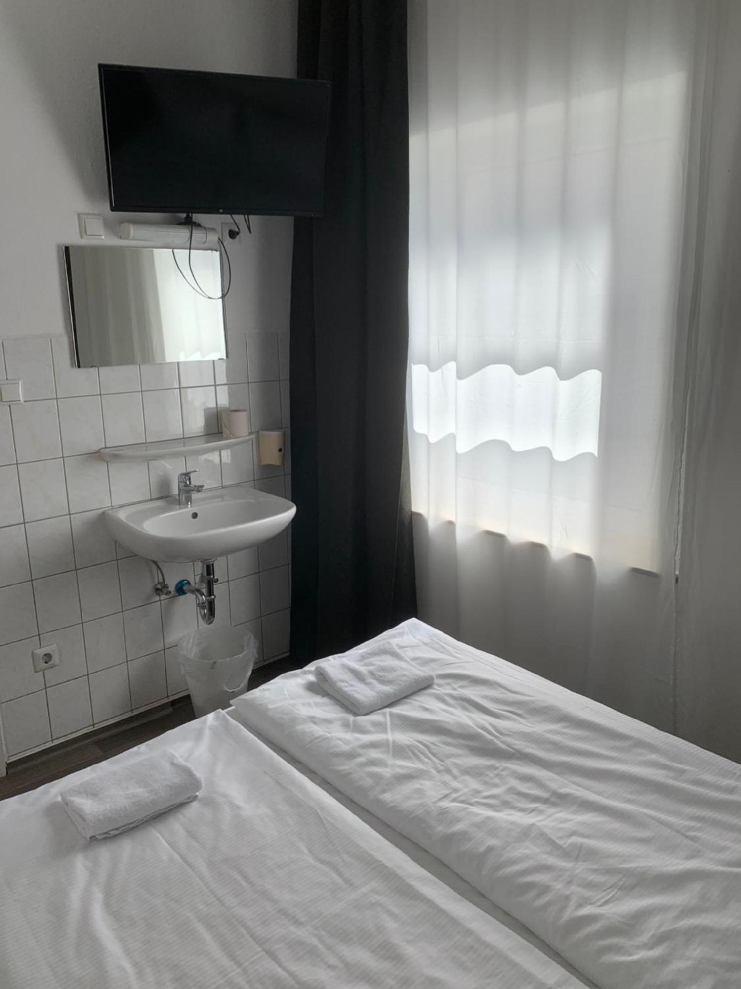 Hotel Bee Fang Hamburg-Harburg Exteriör bild